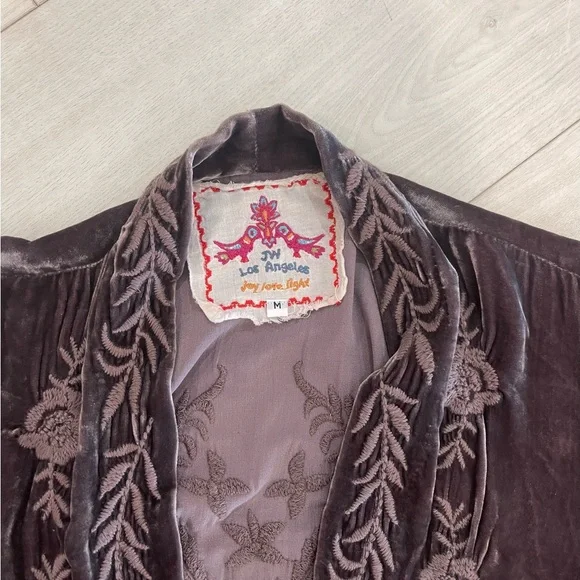 Johnny was Elegant Velvet Floral Jacket - Picture 3 of 6